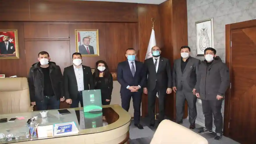 Ağrı Milli Eğitim Müdürü Tekin'den Yeşilay Ağrı Şubesine teşekkür plaketi