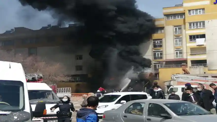 Doğubayazıt’ta Yangın Korkuttu