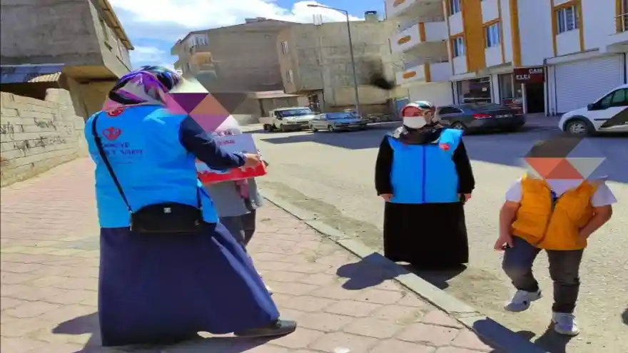 T.D.V. Doğubayazıt Şubesi Gıda kolisi dağıtımına devam ediyor