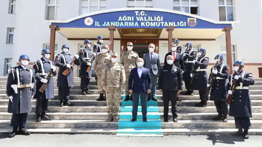 Vali Varol’dan İl Jandarma Komutanlığına Ziyaret