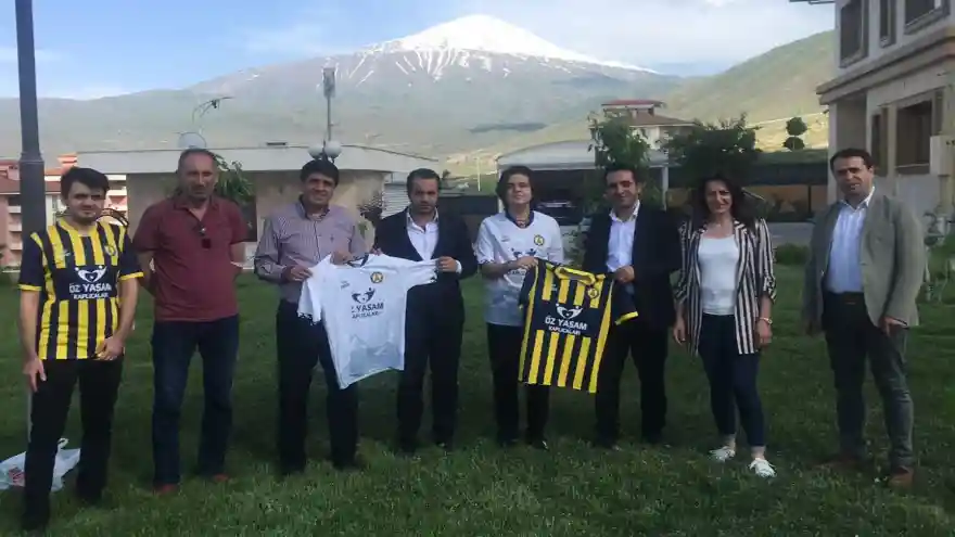 Ağrı 1970 Spor Kulübü Başkanı ve Heyetinden Rektör Alma’ya Hayırlı Olsun Ziyareti