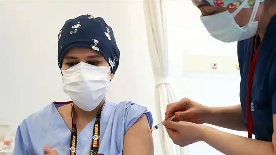 Türkiye genelinde yapılan aşı sayısı 28 milyonu geçti. Ağrı'da ise 79606 Aşı yapıldı