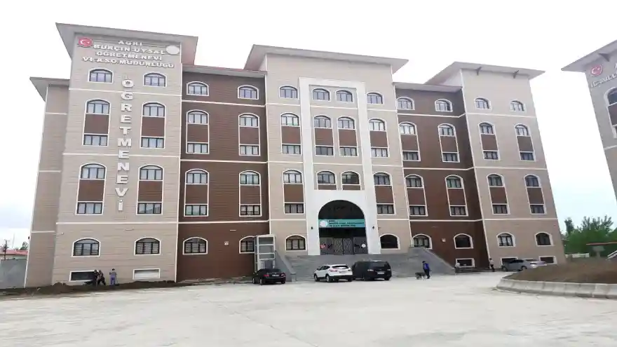 Ağrı'da 5 yıldızlı otel konforundaki Öğretmenevi hizmete başladı