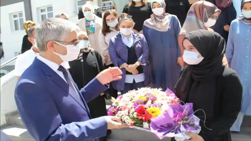 DİN ÖĞRETİMİ GENEL MÜDÜRÜ DR. NAZİF YILMAZ'IN OKUL ZİYARETLERİ