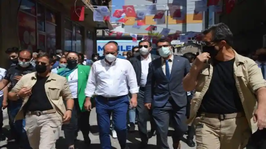 Muharrem İnce Ağrı'da : "İktidarımızda çocuklara 3 dil öğreteceğiz"