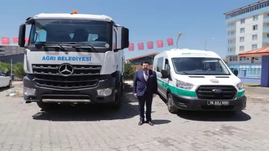 Ağrı Belediyesi Filosuna Cenaze Nakil ve Kanal Açma Aracı Ekledi
