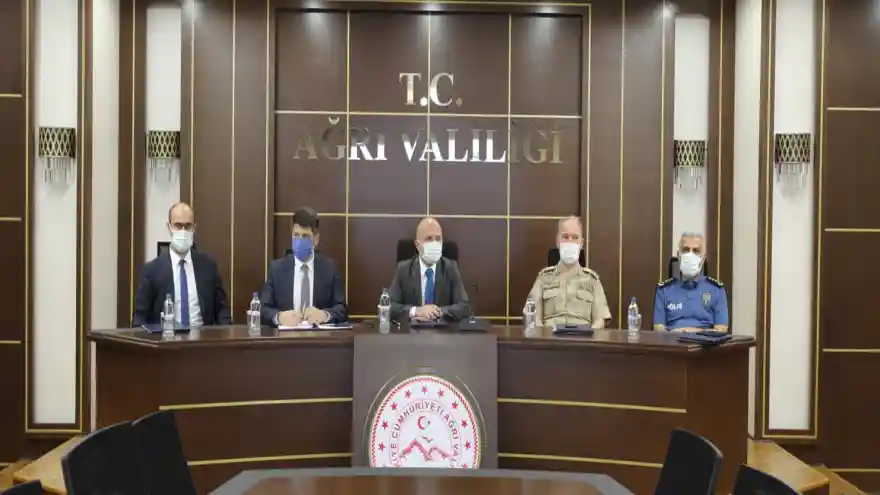 Ağrı'da Covid-19 Değerlendirme Toplantısı Düzenlendi