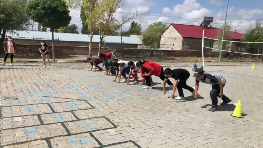 Ağrı’da “Telafide Ben de Varım” Programı ile Öğrenciler Yaz Dönemini Dolu Dolu Geçiriyor