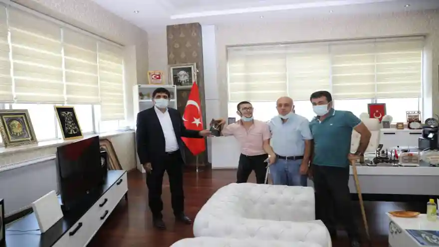 Ağrı Engelliler Meclisi ve Yaşama Sevinci Doğubayazıt Engelliler Derneği'nden Rektör Alma'ya Ziyaret