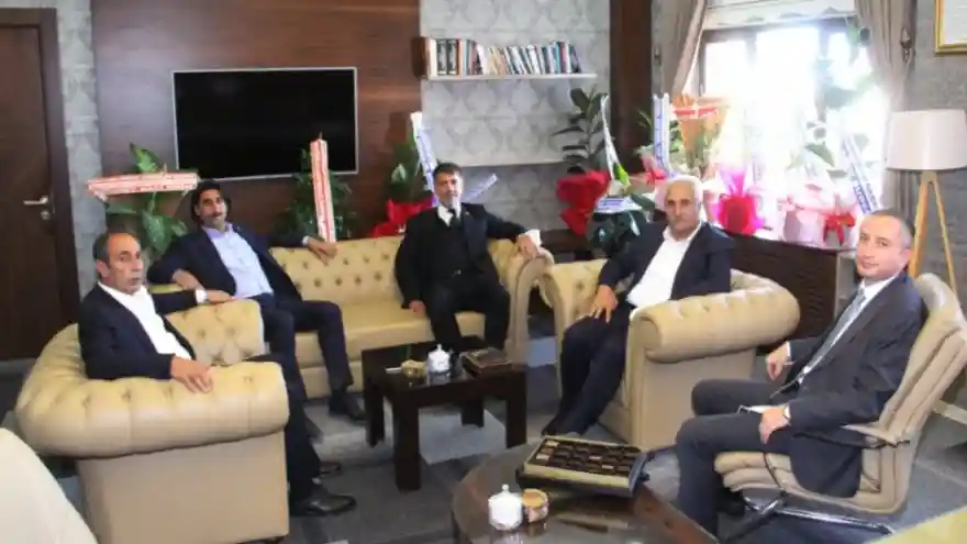 İLÇE BELEDİYE BAŞKANLARINDAN MİLLİ EĞİTİM MÜDÜRÜ KÖKREK'E HAYIRLI OLSUN ZİYARETİ