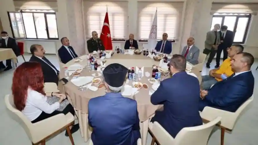 Ağrı'da Gaziler Günü Programı Düzenlendi