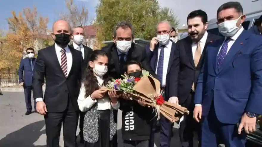 Milli Eğitim Bakanı Mahmut Özer Ağrı Valiliğine ziyarette bulundu.