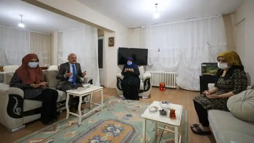 Vali Varol'dan Şehit Ailesine Ziyaret