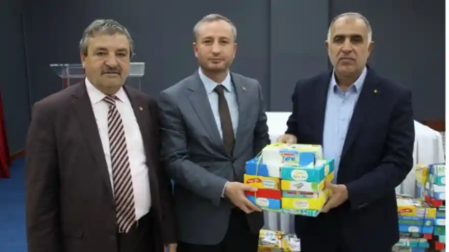AĞRI’DA BİN 200 KAZANIM DEĞERLENDİRME SINAVLARI KİTAPÇIĞI VE 10 BİN ÖYKÜ KİTAP SETİ DAĞITIM TÖRENİ