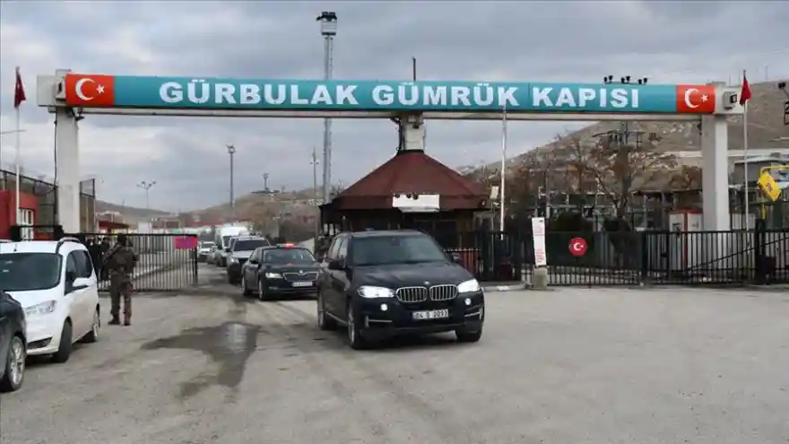 İran Geçici Olarak Sınır Kapılarını Kapattı