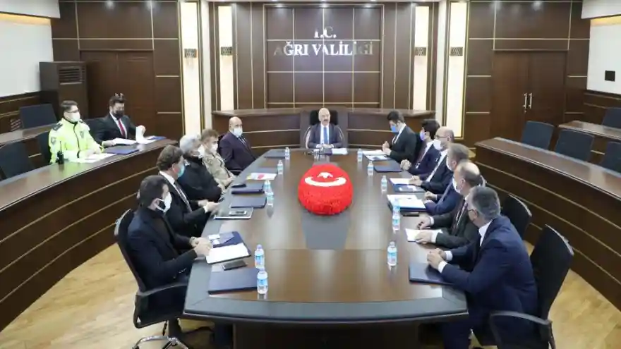 Ağrı'da Yeni Eğitim-Öğretim Dönemi için Tedbirlerin Görüşüldüğü Değerlendirme Toplantısı yapıldı