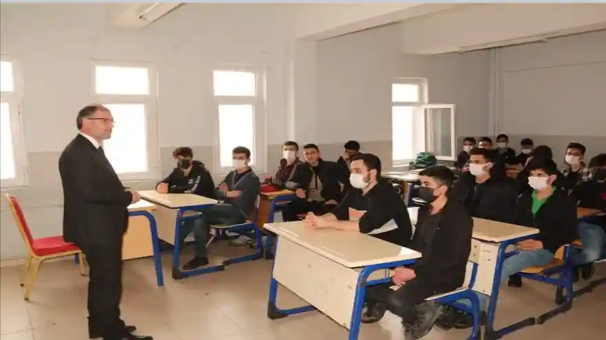 LİSE ÖĞRENCİLERİ ‘MİRAÇ ve KUDÜS’ KONULU SÖYLEŞİDE BULUŞTU