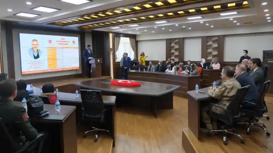 Ağrı’da Devlet Övünç Madalyası Töreni Düzenlendi