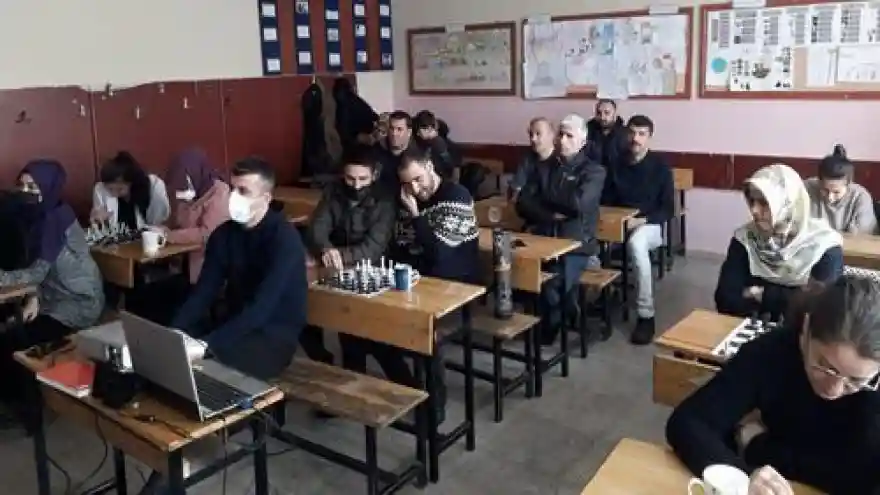 ÖĞRETMENLERE YÖNELİK SATRANÇ EĞİTİMİ KURSU AÇILDI