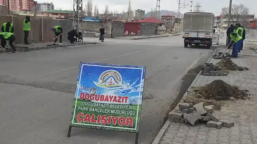 Doğubayazıt Belediyesi Ağaçlandırma Çalışmalarına Önem Veriyor