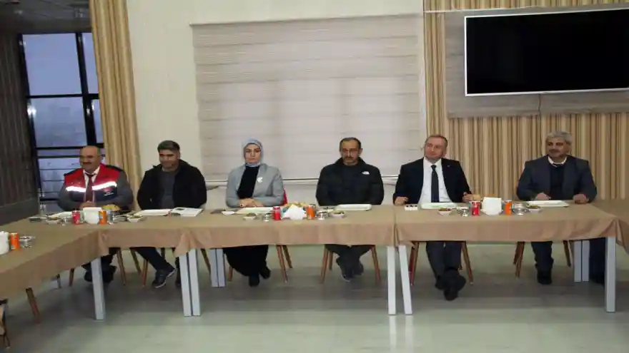 MİLLİ EĞİTİM MÜDÜRÜ KÖKREK, MEB-AKUB EKİBİ İLE BİR ARAYA GELDİ