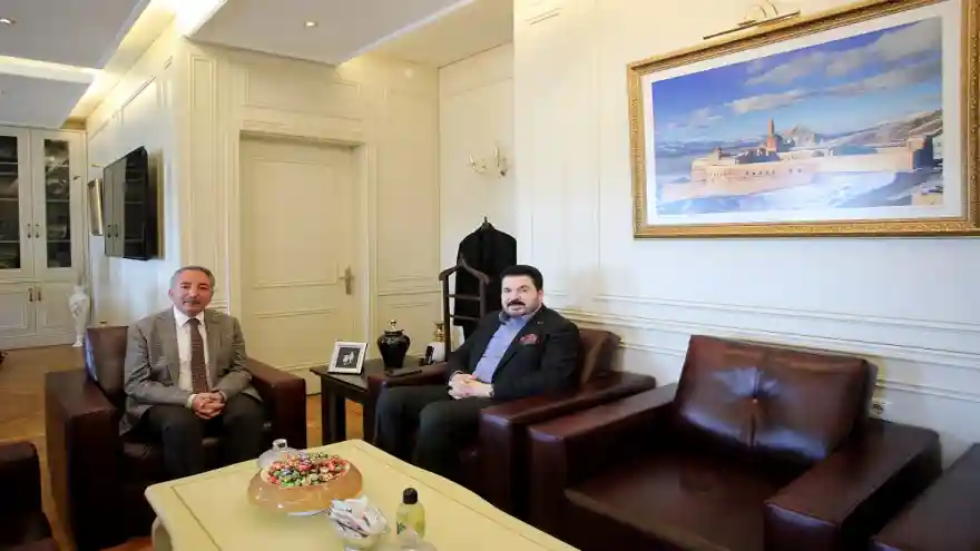 Ağrı Belediye Başkanı SAYAN, Rektör Prof. Dr. KARABULUT’u Ziyaret Etti