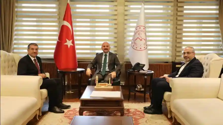 Ak Parti İlçe Başkanı Geçit ve Azersun Holding Yönetim Kurulu Üyesi Aras Vali Varol'u Ziyaret Etti 