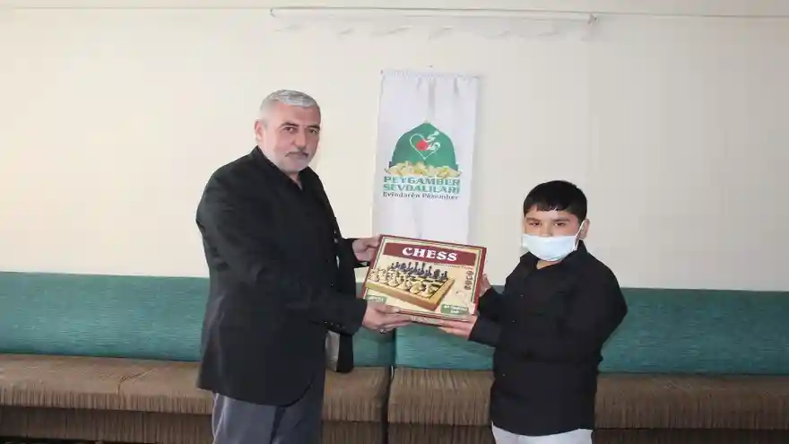 Ağrı’da Siyer Yarışmasında Dereceye Girenlere Ödülleri Dağıtıldı