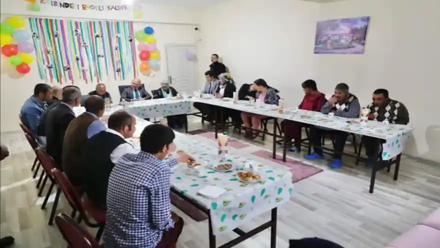 Ağrı Valisi Dr. Osman Varol, Engelliler Haftası nedeniyle İlk Umut Bakım Merkezine ziyarette bulundu