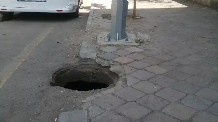 Doğubayazıt'ta Rögar kapağı çalındı