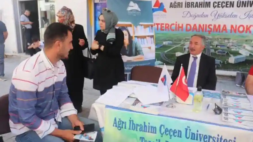 AİÇÜ  Tercih Danışma Noktası Kurdu