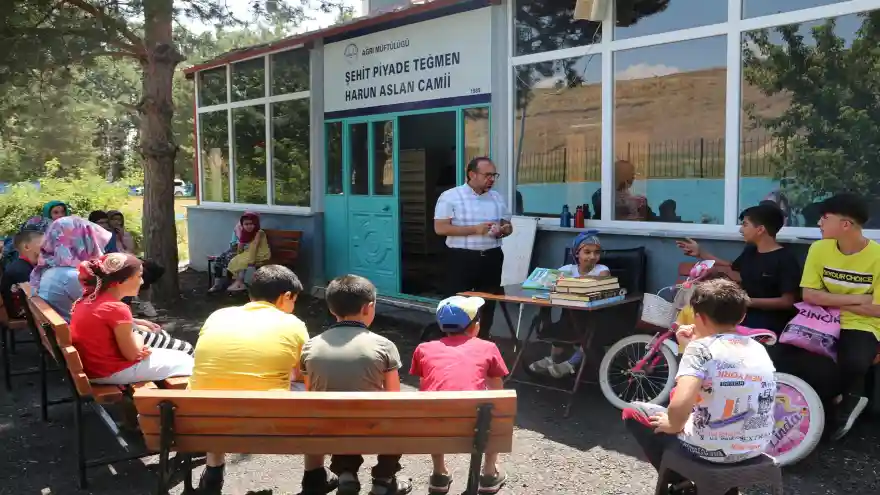 Ağrı İl Müftüsü Celal Büyük yaz Kur'an kursu ziyaretlerine devam ediyor.