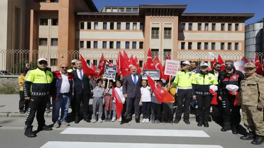 Ağrı’da “Yayalara Öncelik Duruşu, Hayata Saygı Duruşu” Etkinliği Yapıldı