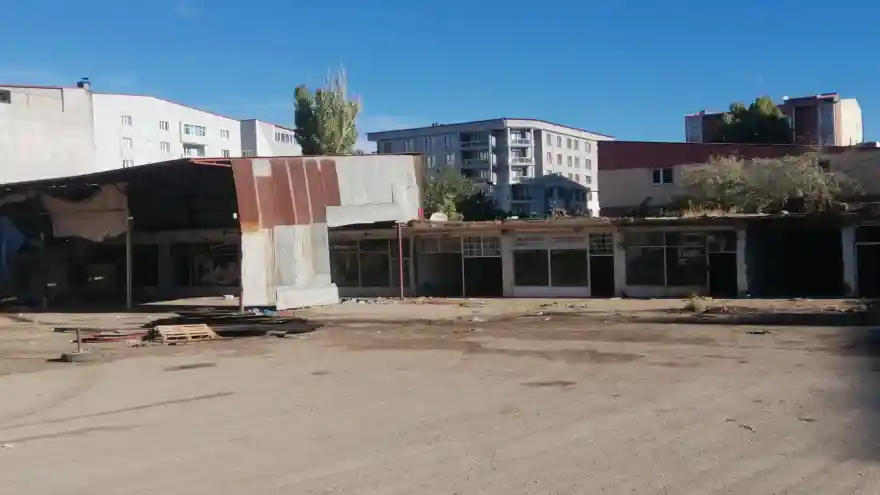 Doğubayazıt Toptancı Sebze-Meyve Hali Yeni Yerine Taşındı