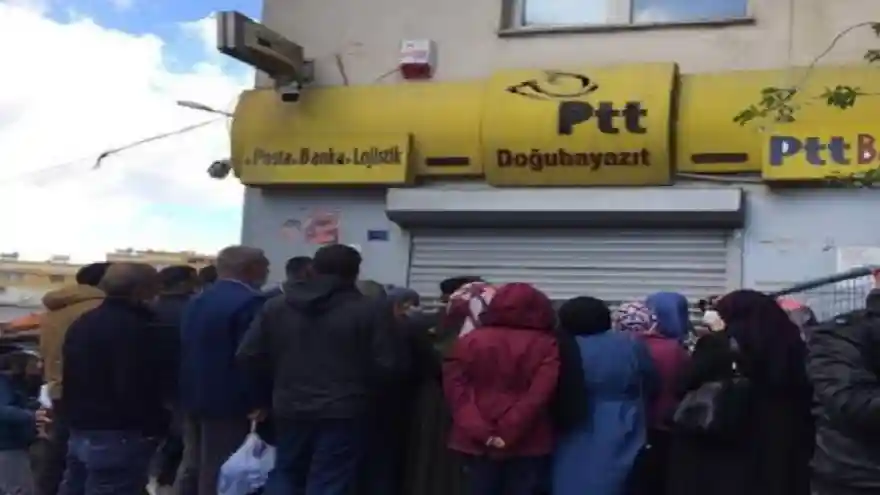 Vatandaşlar PTT'nin diğer şubesininde de hizmet vermesin istiyor