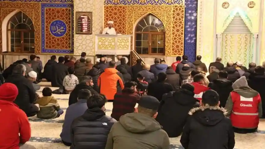 Ağrı Müftülüğü tüm camilerde "Regaib Kandili" programı düzenledi