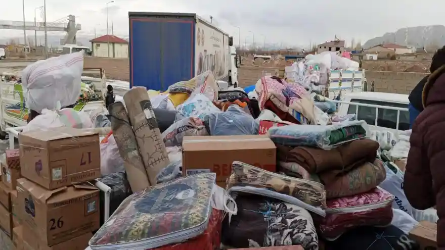 Doğubayazıt HDP, Depremzedeler İçin Seferber Oldu