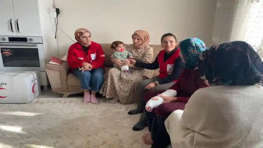 Depremzede Ailelere Ziyaretler Devam Ediyor