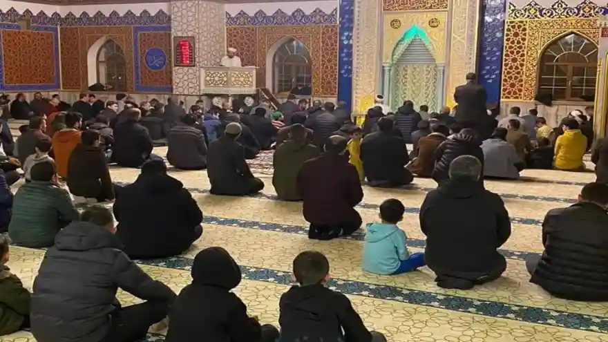 Ağrı Müftülüğü tüm camilerde "Berat Kandili" programı düzenledi