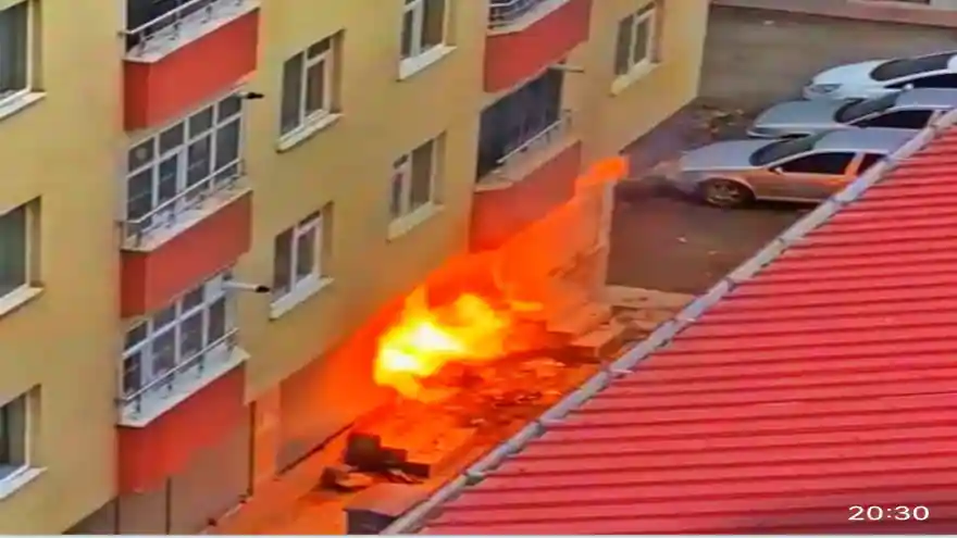 Doğubayazıt'a bir depoda çıkan yangın korkuttu 