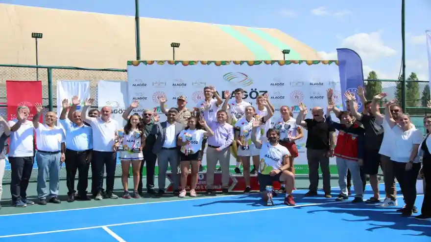 Iğdır’da "Kaysı Cup Tenis Turnuvası" Sona Erdi