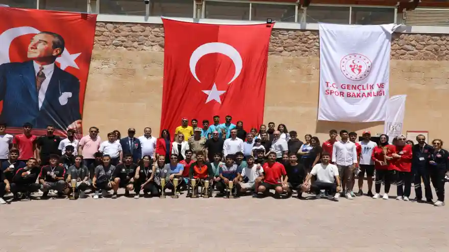 3. İshak Paşa Sarayı Dağ Koşusu yapıldı