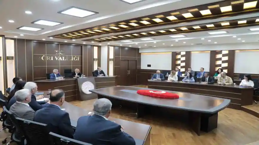 Ağrı Valisi Mustafa Koç, çevre hizmetleri birliği toplantısına katıldı