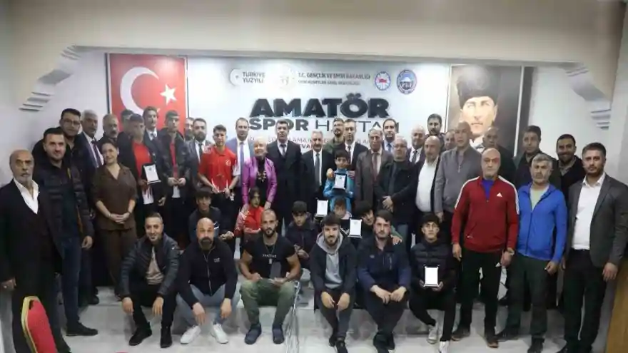 Ağrı’da Amatör Sporun Enleri Ödül Töreni Gerçekleştirildi