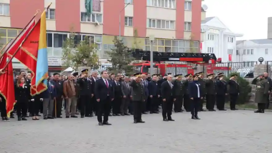 Doğubayazıt'ta, Mustafa Kemal Atatürk'ün 85. ölüm yıl dönümü dolayısıyla anma programı gerçekleşti