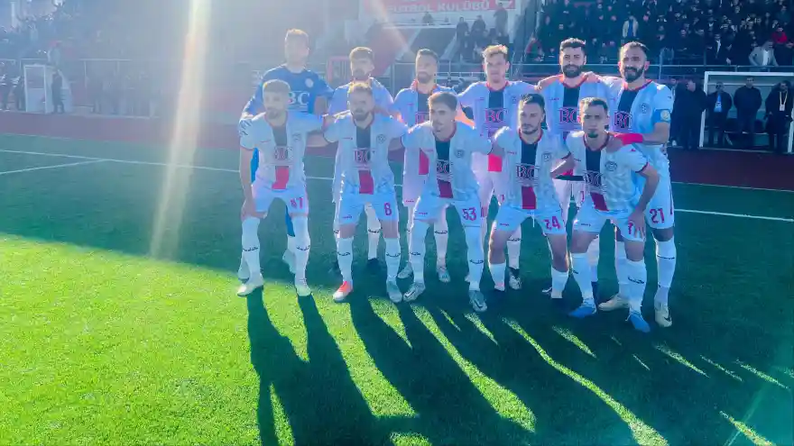 Direniş  04'ün  Destansı Taraftar Gücü, Sahada...