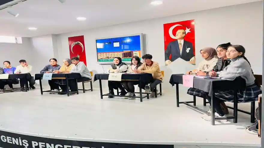 Rıza Ertuğrul Eryılmaz Anadolu Lisesinde Bilgi Yarışması düzenlendi