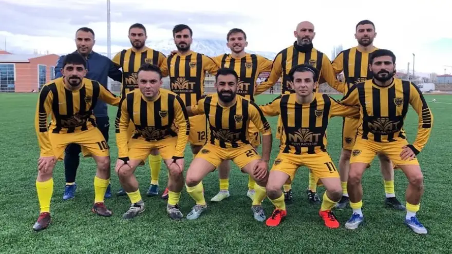 10 Öğretmen, 1 Amatör Takımın Sesini Yükseltiyor