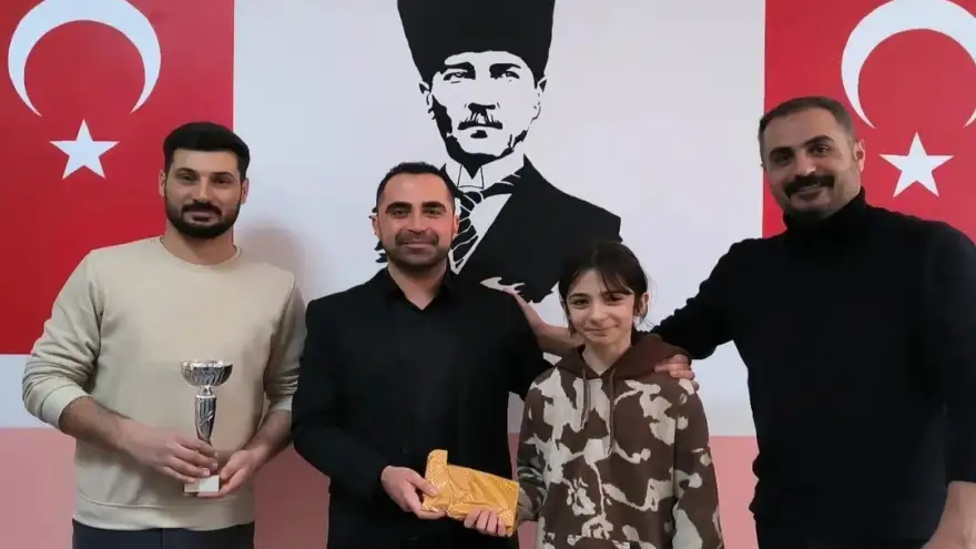 İshakpaşa Ortaokulundan, İnsan Hakları ve Özgürlük Temalı Resim Yarışmasında Büyük Başarı