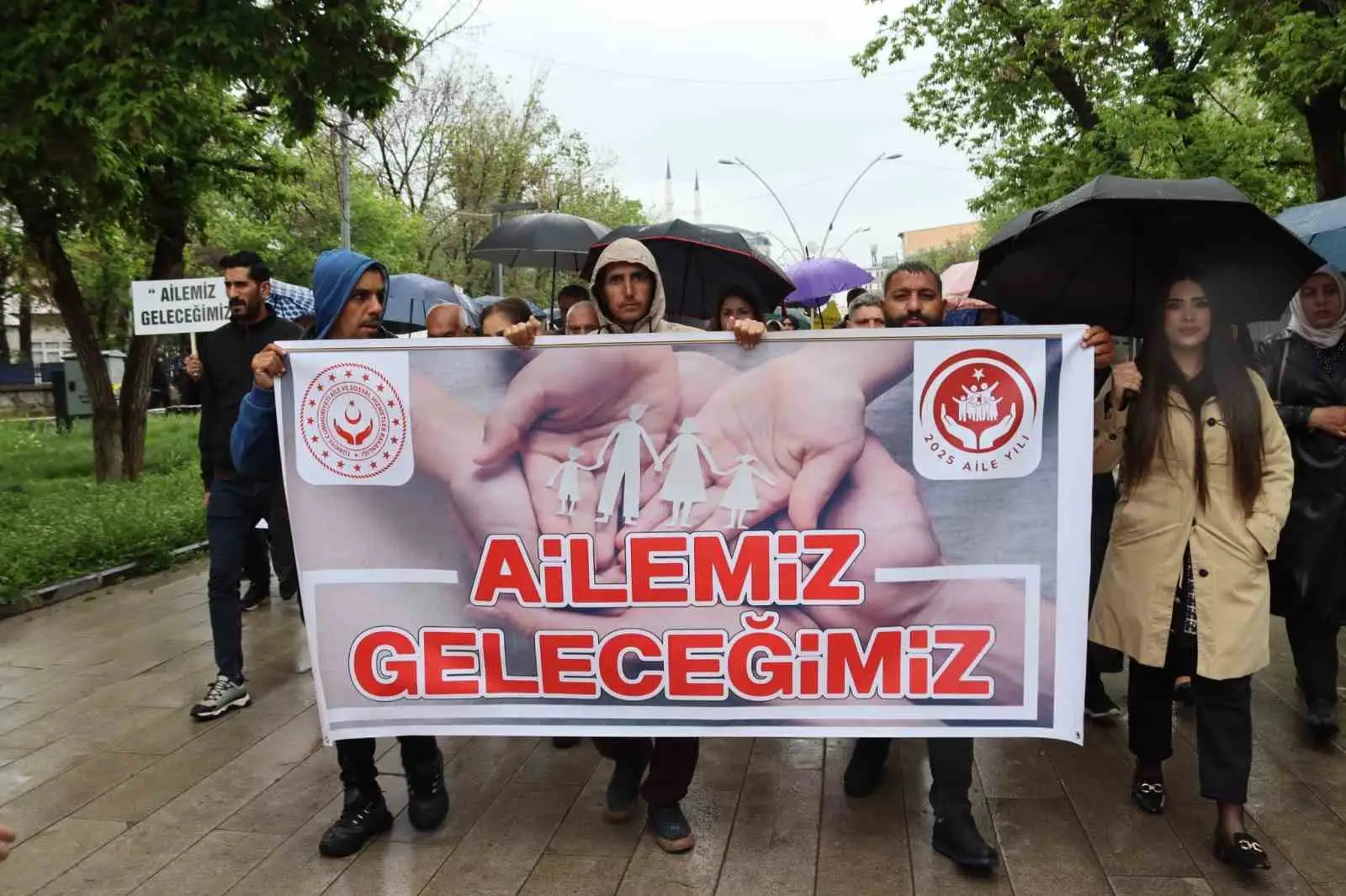 Aile Haftası’nda kortej yürüyüşü düzenlendi 